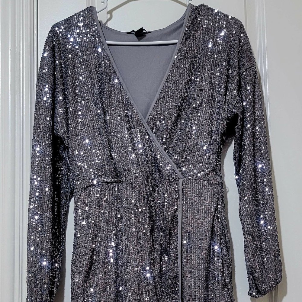 Forever 21 Dress Silver Sequin  Size small